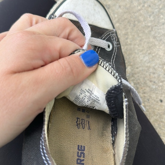 Black and white kids size 3 Converse - Picture 3 of 4